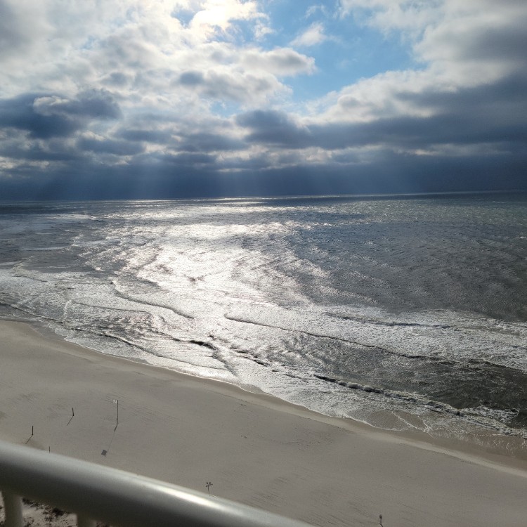 After The Show PODCAST: Big Family Vacation.